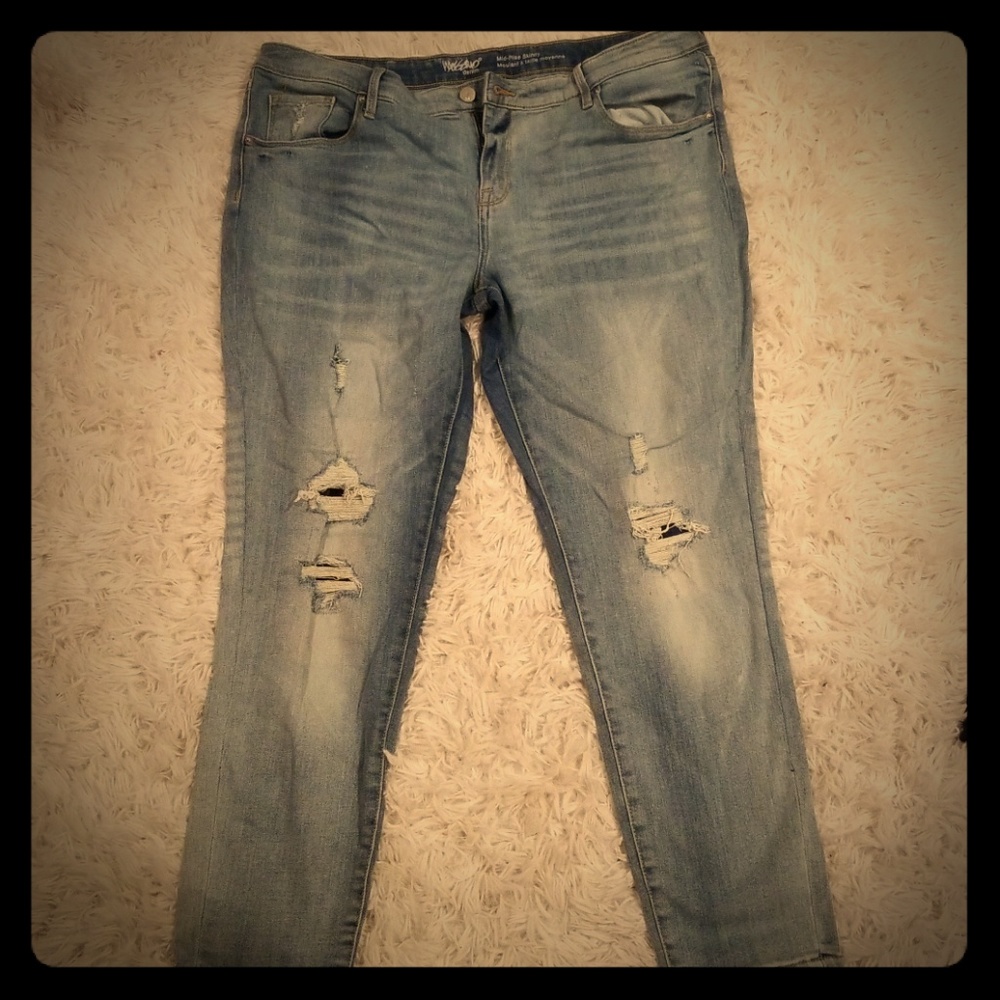 Mossimo skinny distressed Jeans w/patchwork